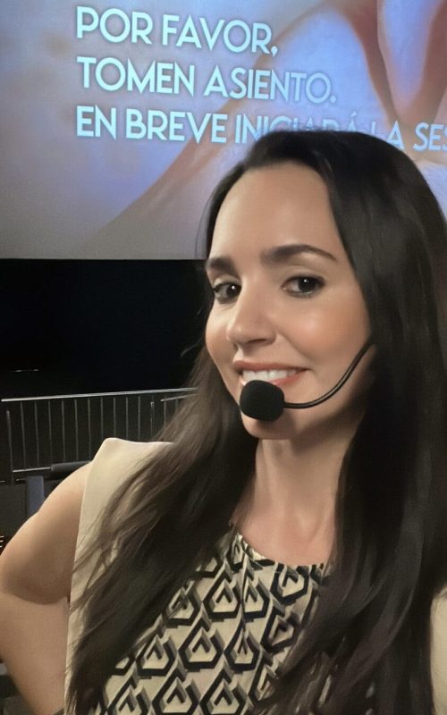 Una foto de Iraya Trujillo en una ponencia